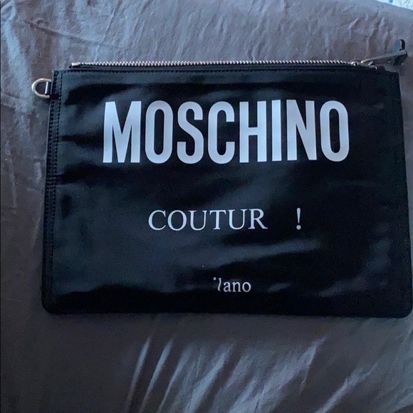 Moschino Clutch - Picture 3 of 3